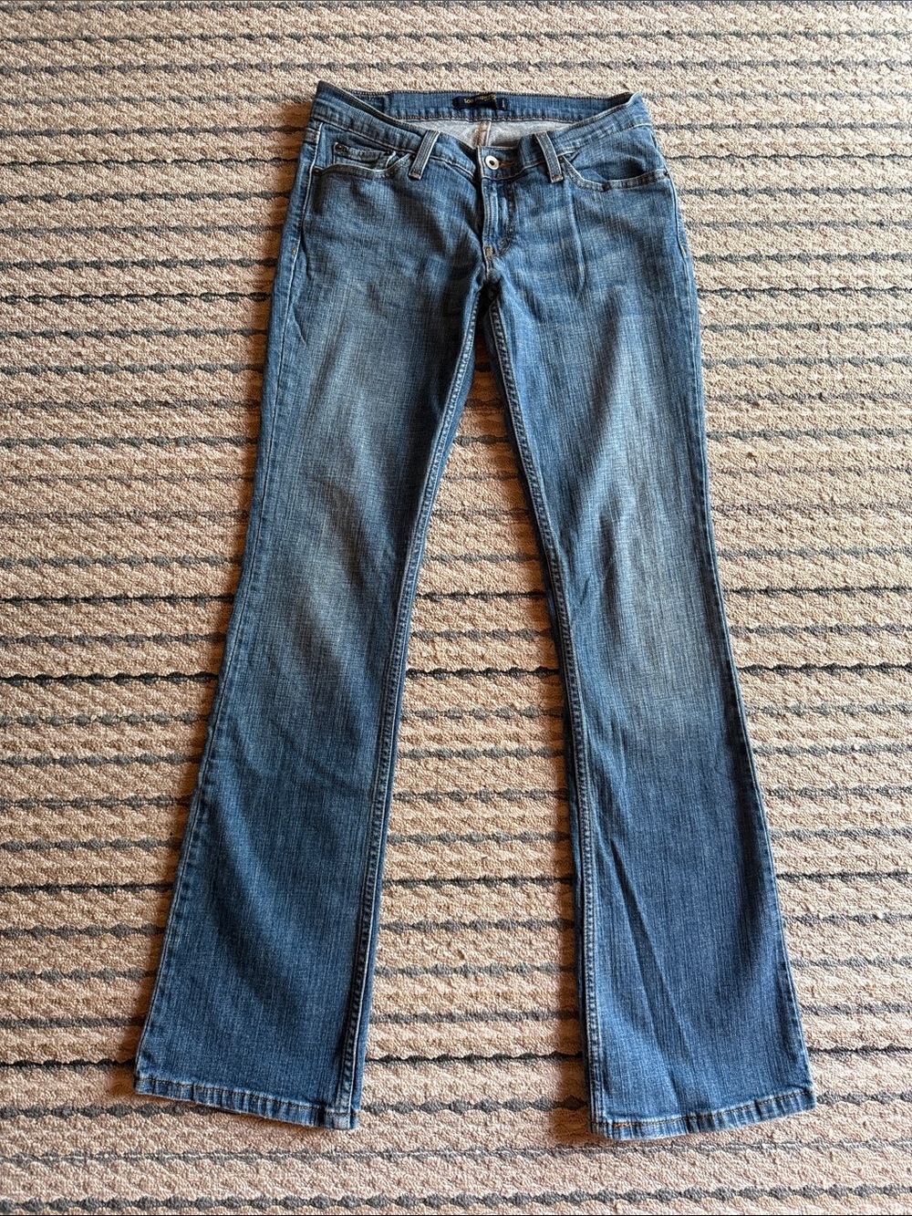 Classic Blue Levi’s Women's Bootcut Jeans